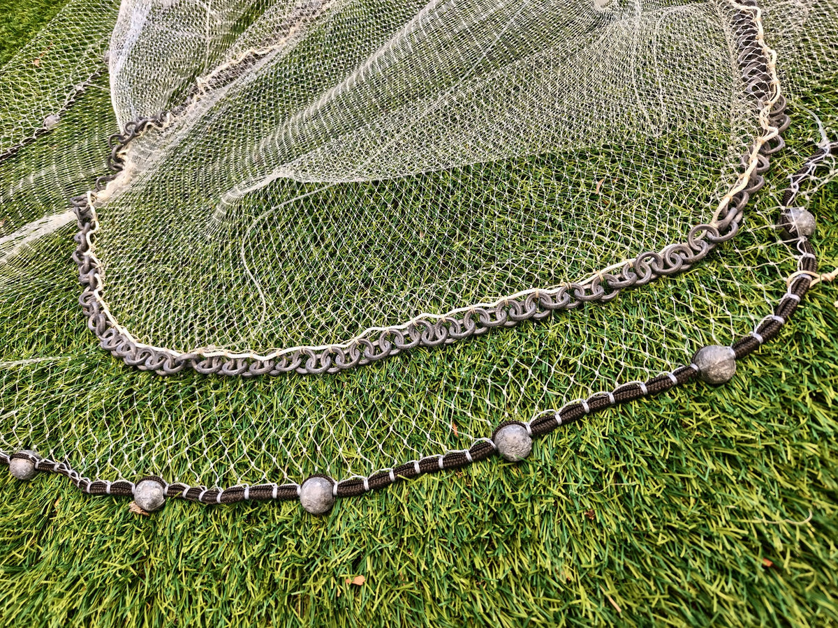 Chain Gang chain bottom next to a traditional ball leadline